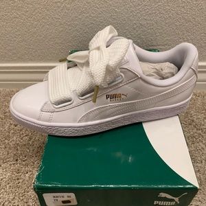 Puma White Basket Heart Patent Wn’s Size 8